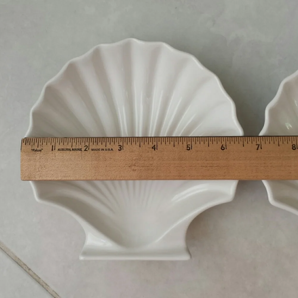 Set of 2 Shell Dishes